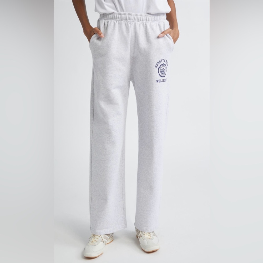 Sporty & Rich Emblem Fleece Graphic Sweatpants – Heather Gray size XL